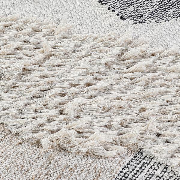 كليم بتصميم بوهيمي مع شراشيب