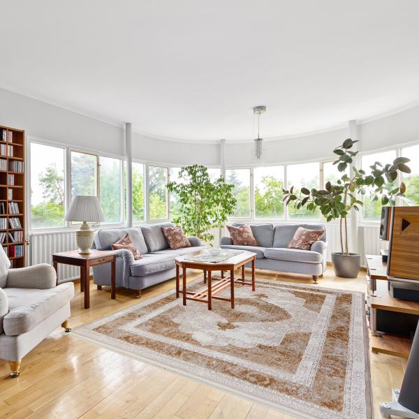 Riche Damask Rectangle Carpet